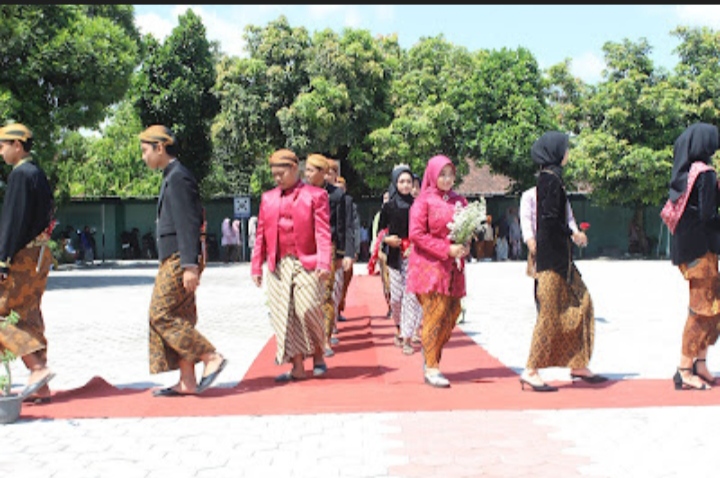 Hari Kartini, Berbusana Adat Siswa SMPN 2 Banyudono Boyolali Gelar Berbagai&nbsp;Lomba