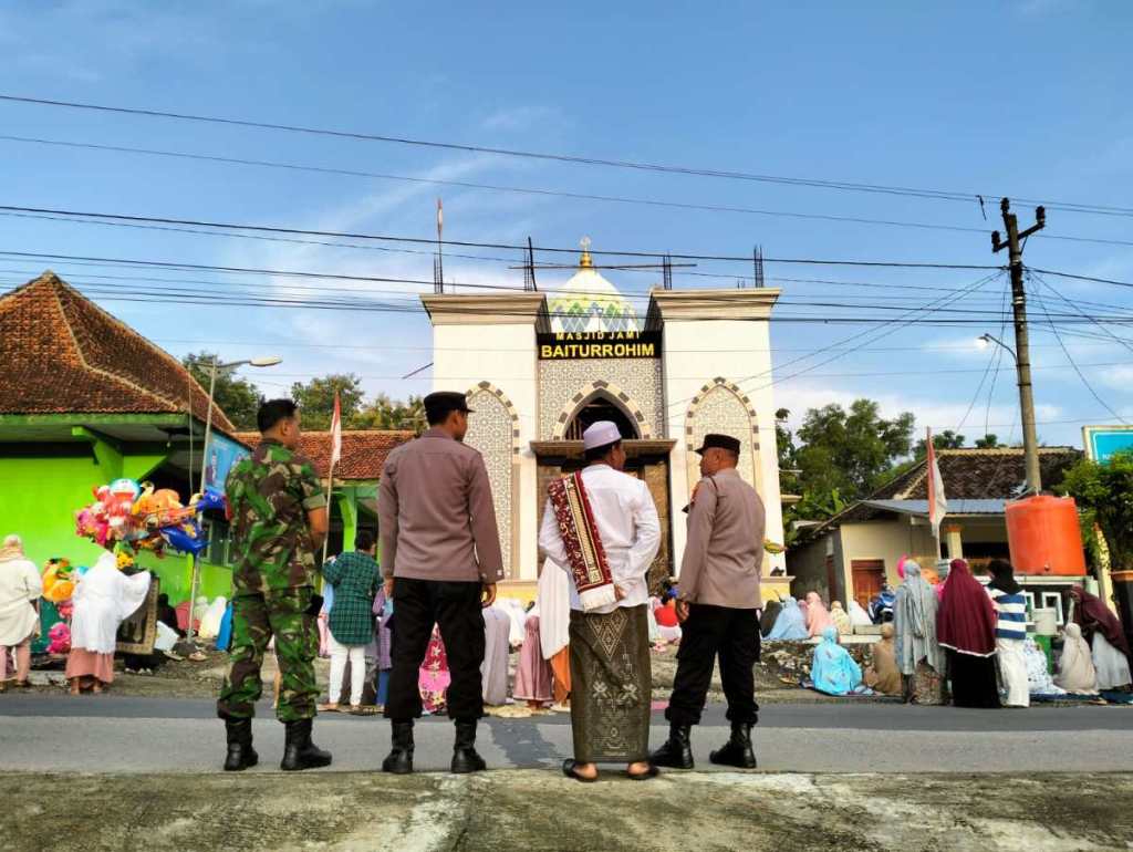 Khidmat, Sholat Idul Fitri di Boyolali di Jaga&nbsp;Polisi