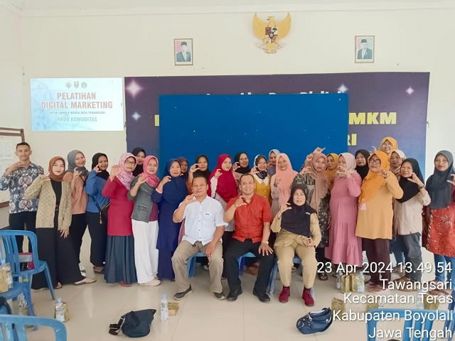 Pelaku UMKM Desa Tawangsari Teras Boyolali Dilatih Digital&nbsp;Marketing