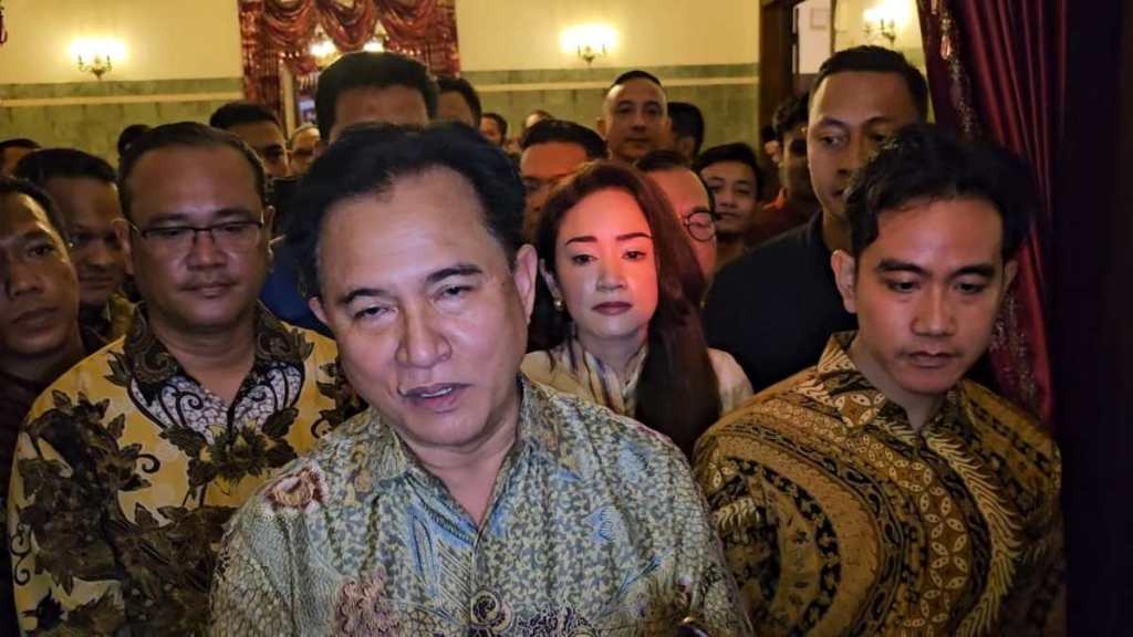 Gibran dan Yusril Ihza Mahendra gelar ruwatan di Loji&nbsp;Gandrung