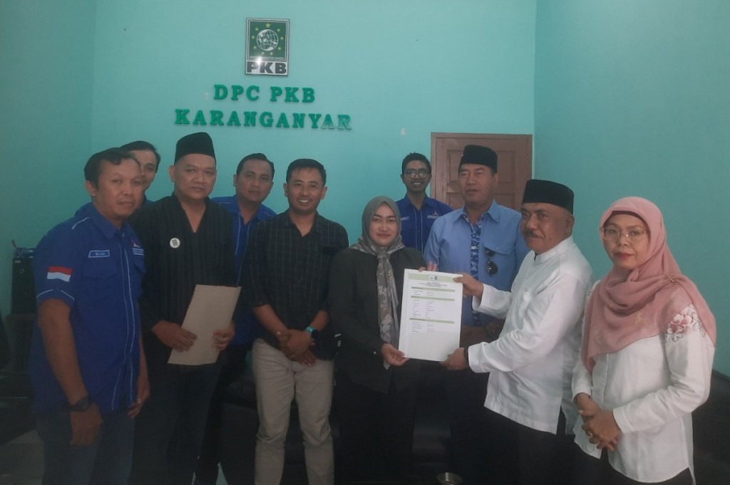 Tri Hariyadi Mendaftar Bacawabup di 3 Partai , apakah ini Langkah Membuat Poros Baru&nbsp;?