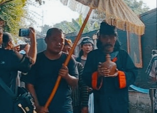 Prosesi Kirab 1000 Candi Kendi di Umbul Kendat Pengging