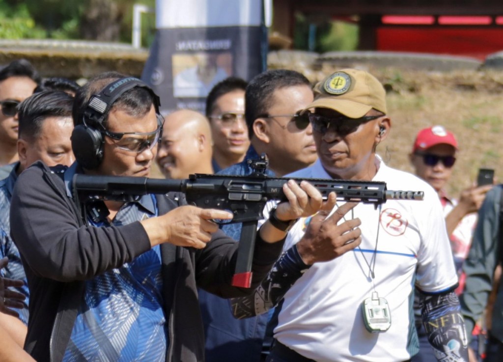 Irjen Pol Ahmad Luthfi Buka Kejuaraan Menembak Kapolda Jateng Cup&nbsp;2024