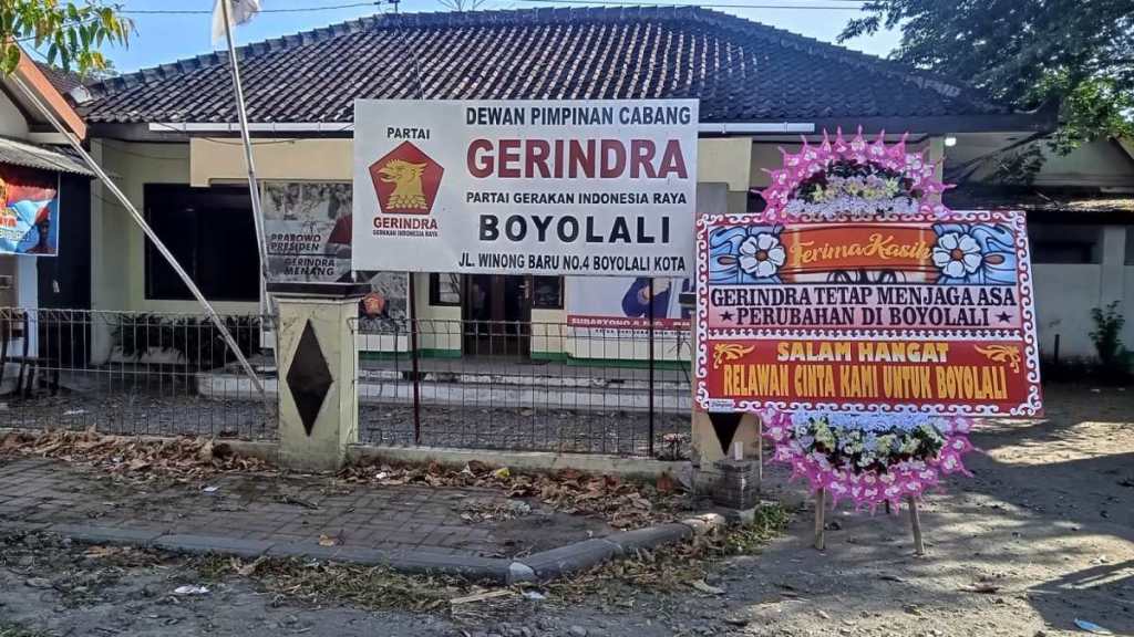 Ada Karangan Bunga di Kantor Perwakilan Partai, Relawan Cinta Kami untuk Boyolali Semangati Jaga Marwah&nbsp;Demokrasi