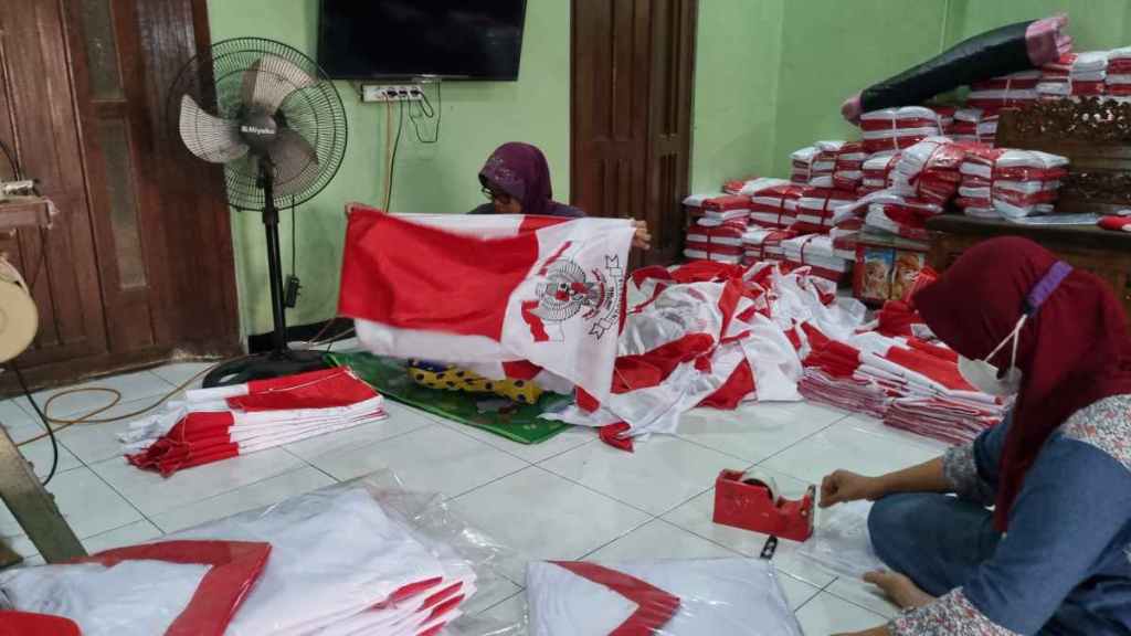 Perajin Bendera di Boyolali Kebanjiran&nbsp;Pesanan