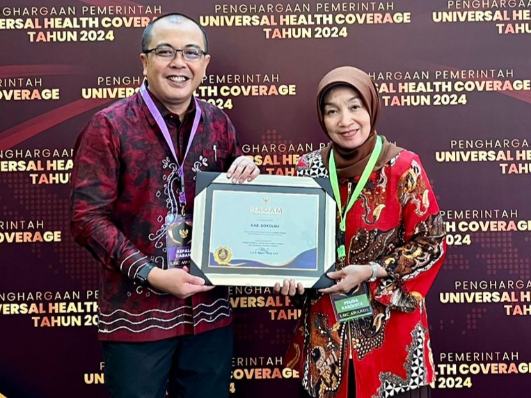 Pemkab Boyolali Terima Penghargaan Universal Health Coverage “UHC Award” 2024