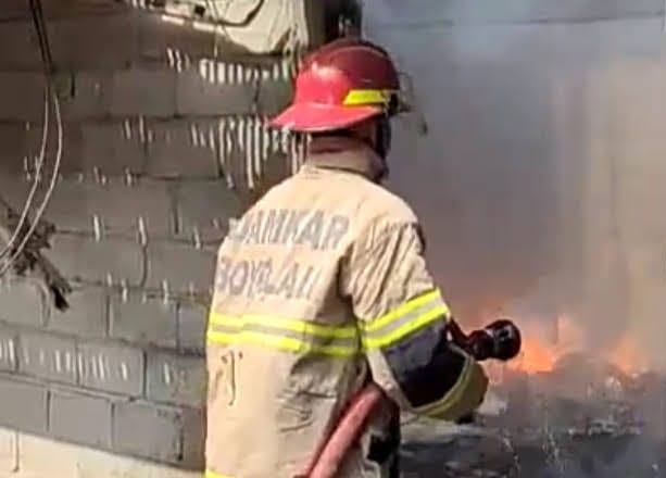 Kebakaran Rumah Makan di Donohudan Padam, Api Diduga Akibat Sambungan Gas Bocor