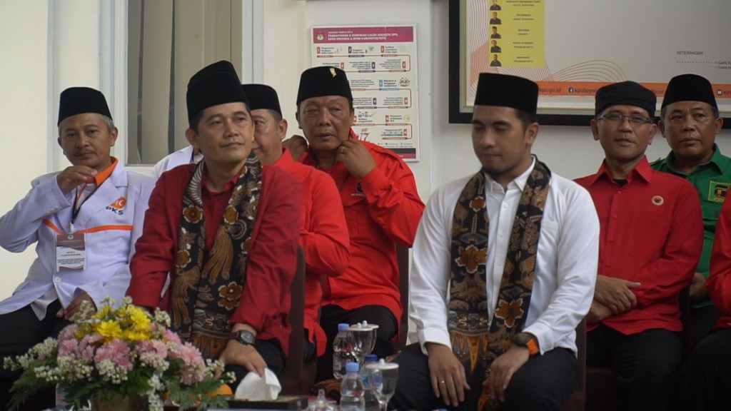 Nyalon Bupati, Marsono Mundur dari Dewan